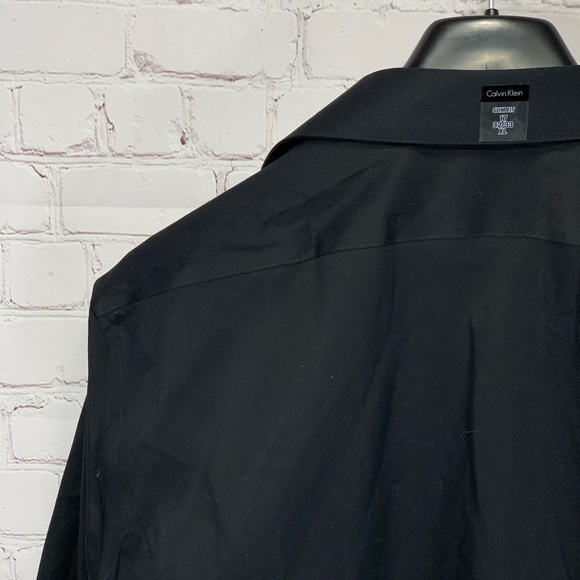 Calvin Klein Black Solid Slim Fit Dress Shirt - Picture 7 of 11